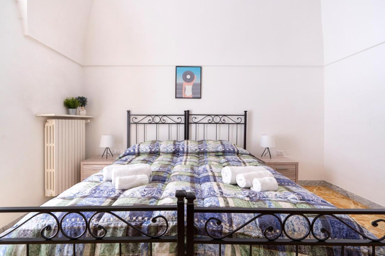 Vico II Terrace Apartment A Step From Piazza Roma มาร์ตินาฟรังกา ภายนอก รูปภาพ