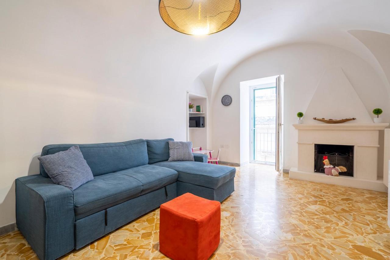 Vico II Terrace Apartment A Step From Piazza Roma มาร์ตินาฟรังกา ภายนอก รูปภาพ