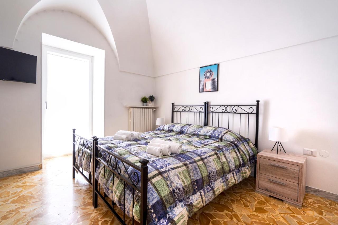 Vico II Terrace Apartment A Step From Piazza Roma มาร์ตินาฟรังกา ภายนอก รูปภาพ