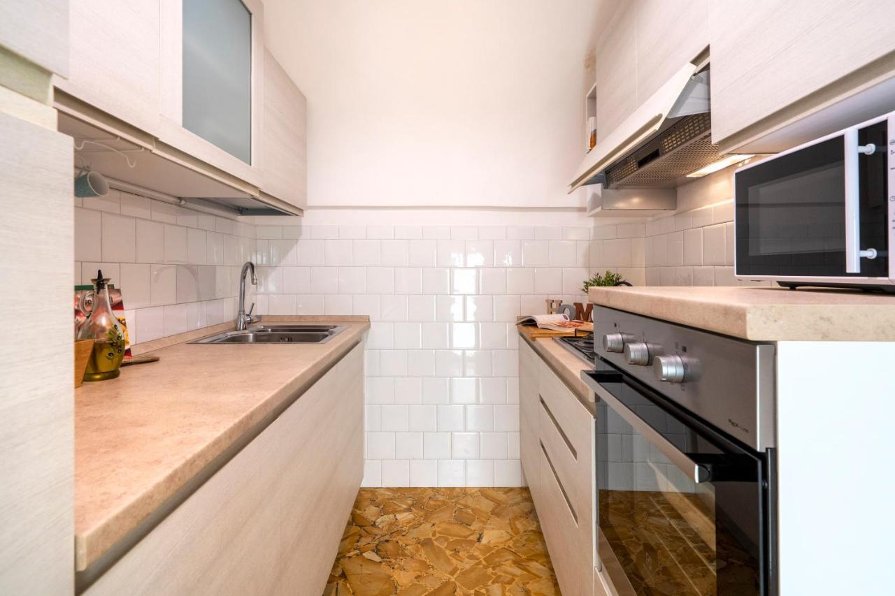 Vico II Terrace Apartment A Step From Piazza Roma มาร์ตินาฟรังกา ภายนอก รูปภาพ