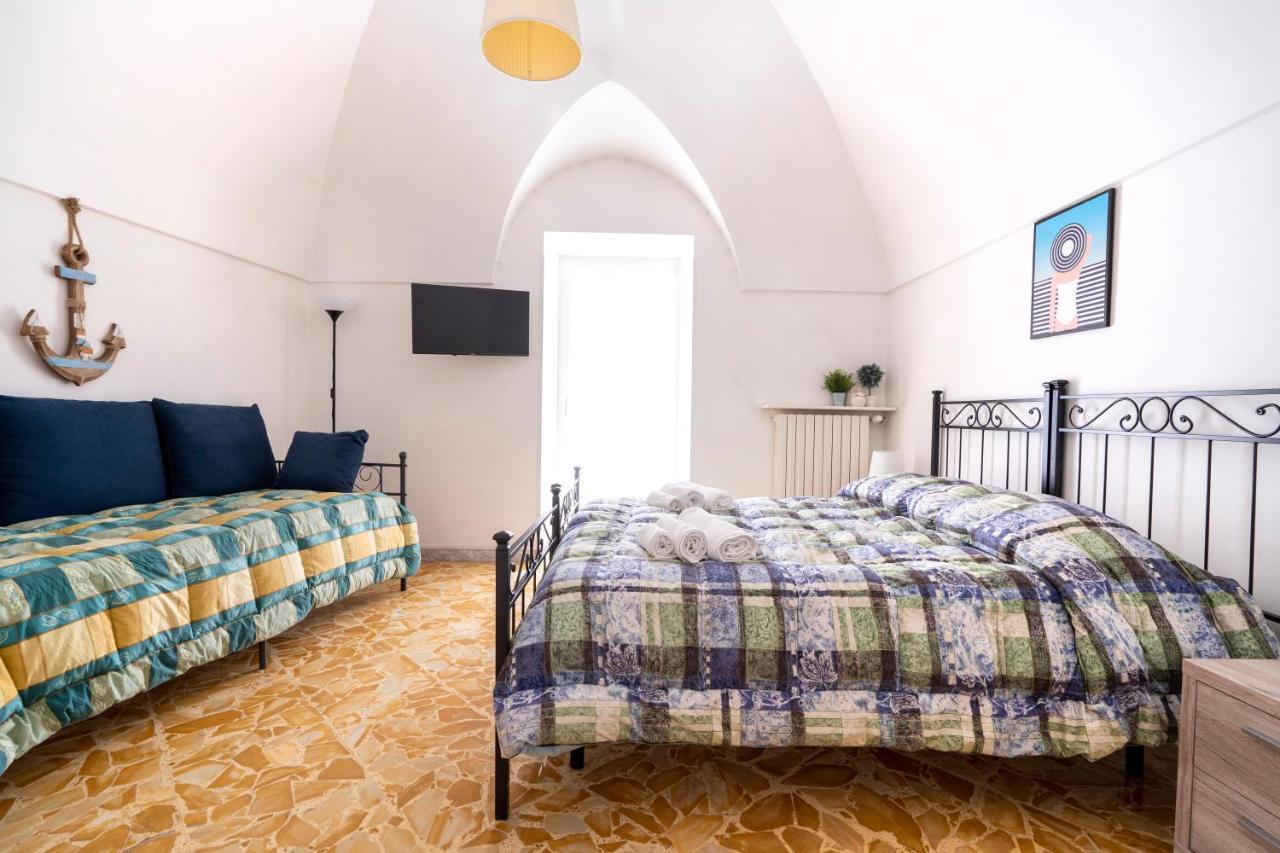 Vico II Terrace Apartment A Step From Piazza Roma มาร์ตินาฟรังกา ภายนอก รูปภาพ