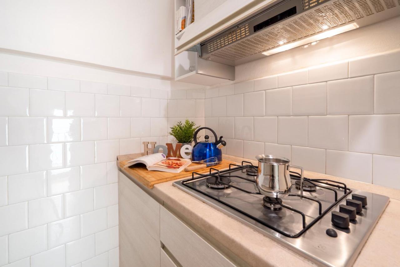 Vico II Terrace Apartment A Step From Piazza Roma มาร์ตินาฟรังกา ภายนอก รูปภาพ